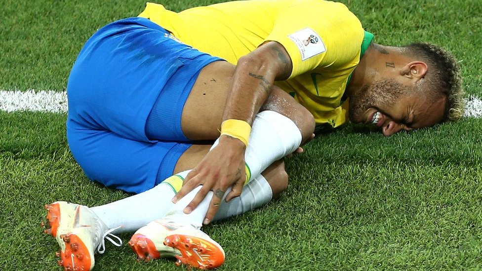 Mundial de Qatar 2022: inquietud en Brasil por la lesión de Neymar en el partido frente a Serbia