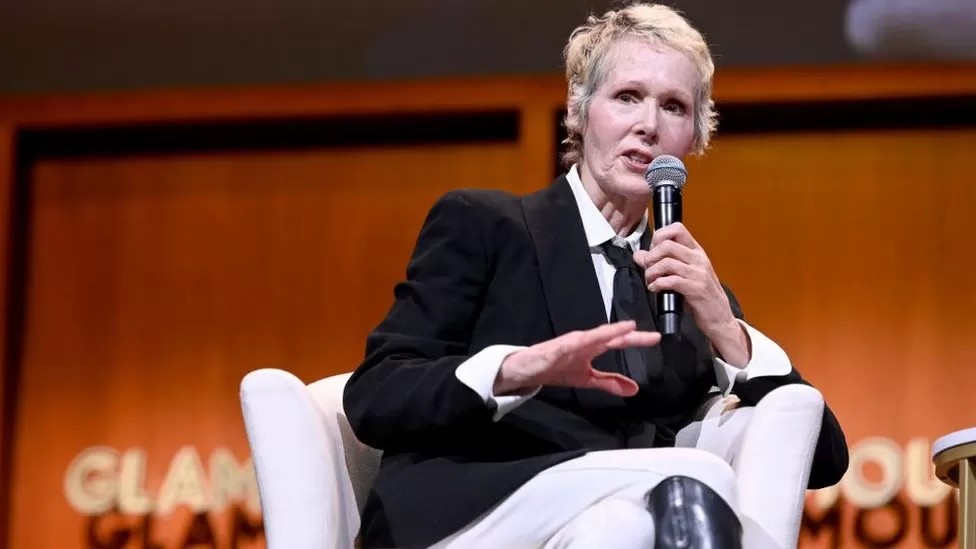E Jean Carroll demanda de nuevo a Donald Trump: Es también para todas las mujeres que han sido manoseadas y arrastradas por el barro por un hombre poderoso