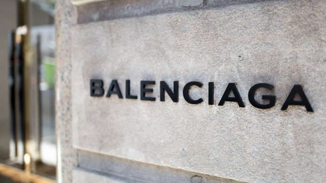 Balenciaga: el escándalo por las fotos indecentes con niños por las que la marca tuvo que disculparse