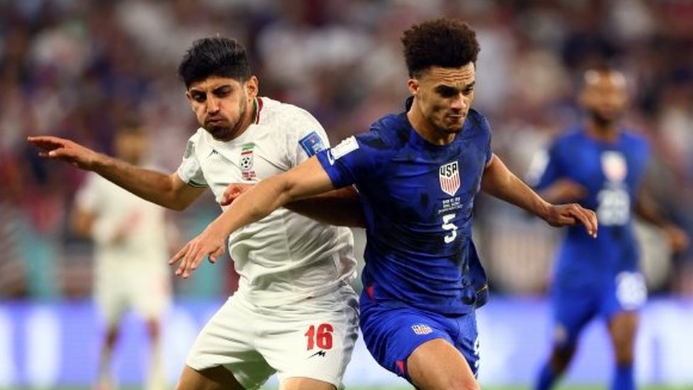 Qatar 2022: EEUU se clasifica para los octavos del Mundial en un tenso duelo contra Irán mientras que Inglaterra golea a Gales