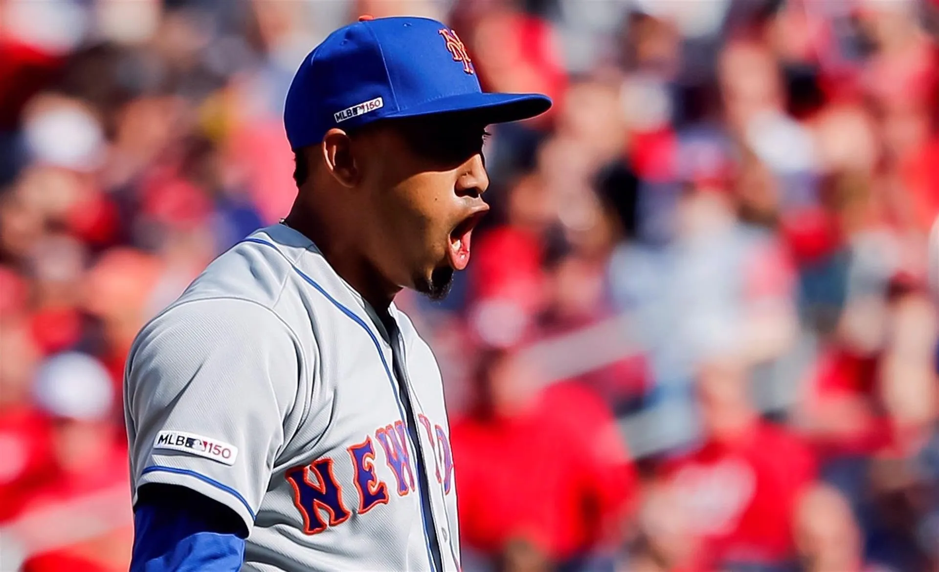 El puertorriqueño Díaz se torna relevista mejor pago en la historia de la MLB