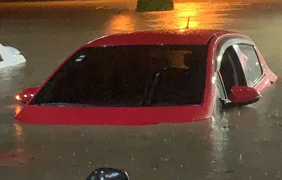 Bancos y clientes con préstamos para vehículos serían afectados por las inundaciones en el Gran Santo Domingo