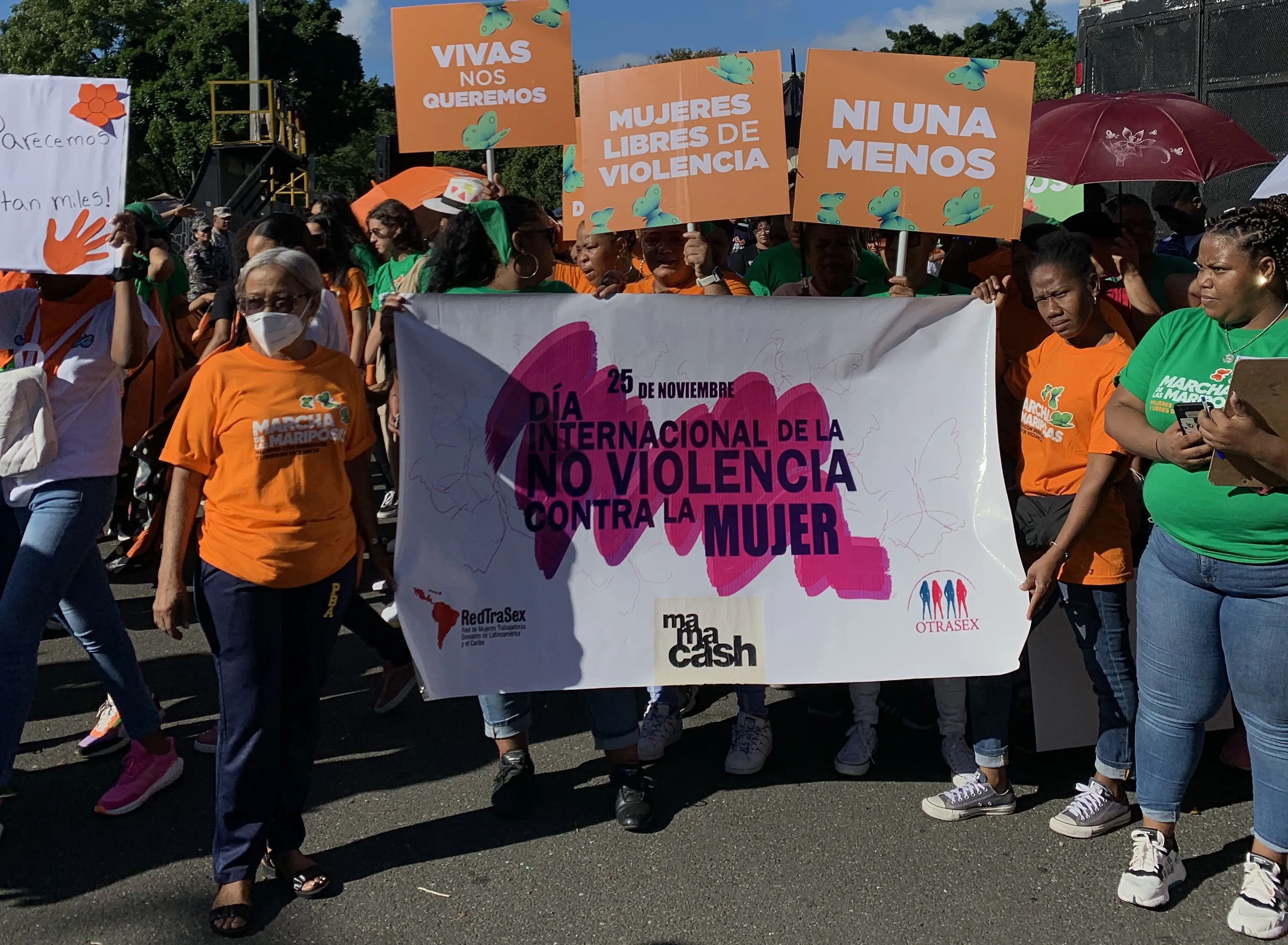 Cientos de dominicanos exigen compromiso contra la violencia contra la mujer