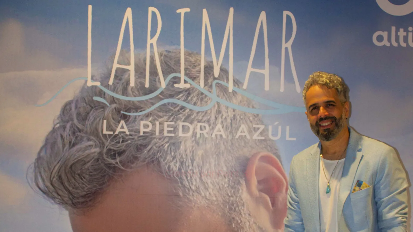 Daniel Santacruz presenta documental 'Larimar, la piedra azul'