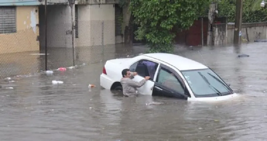 Documentos que debes entregar al seguro si tu carro sufrió daños por inundación