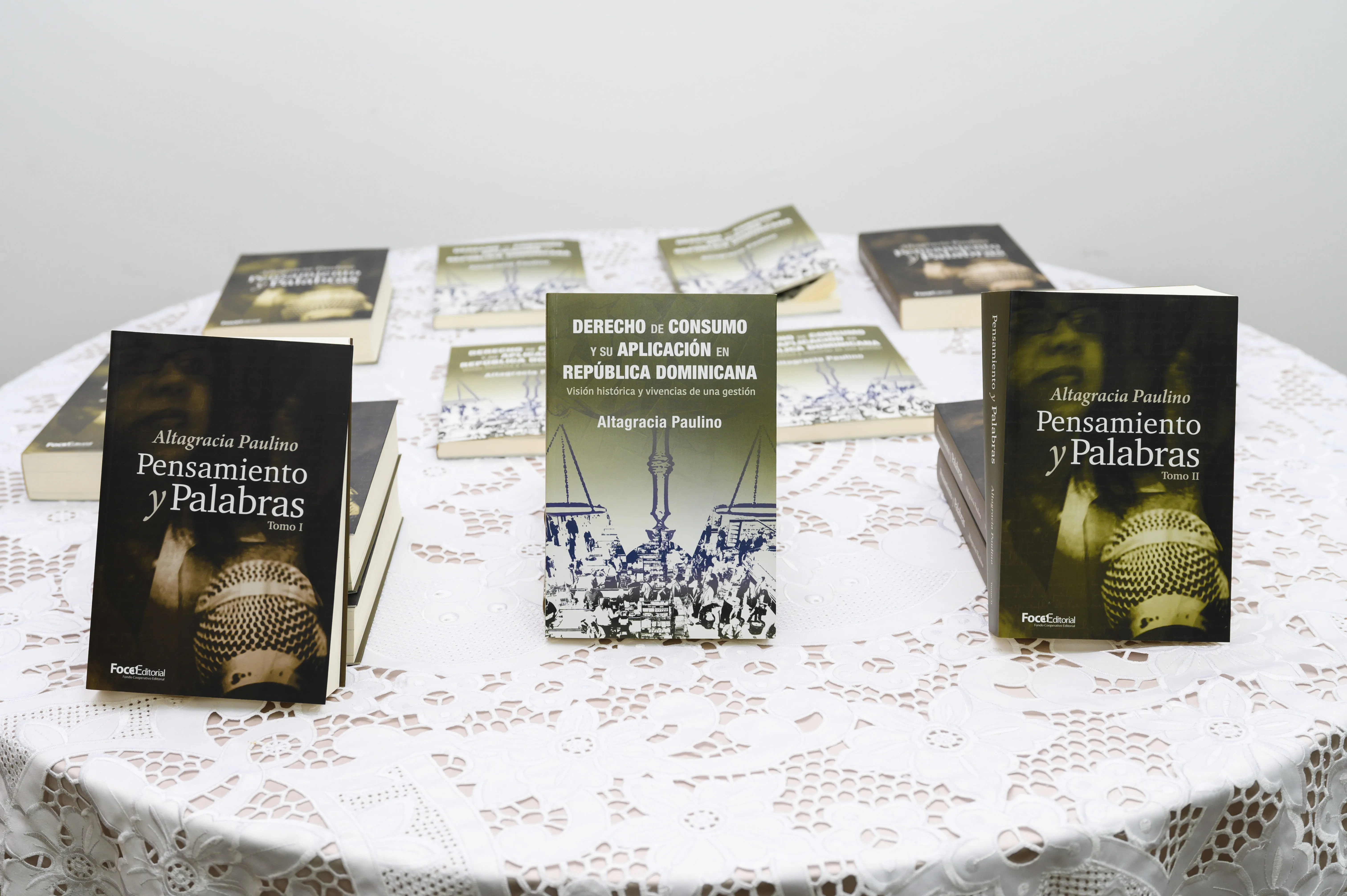 Altagracia Paulino pone en circulación dos libros