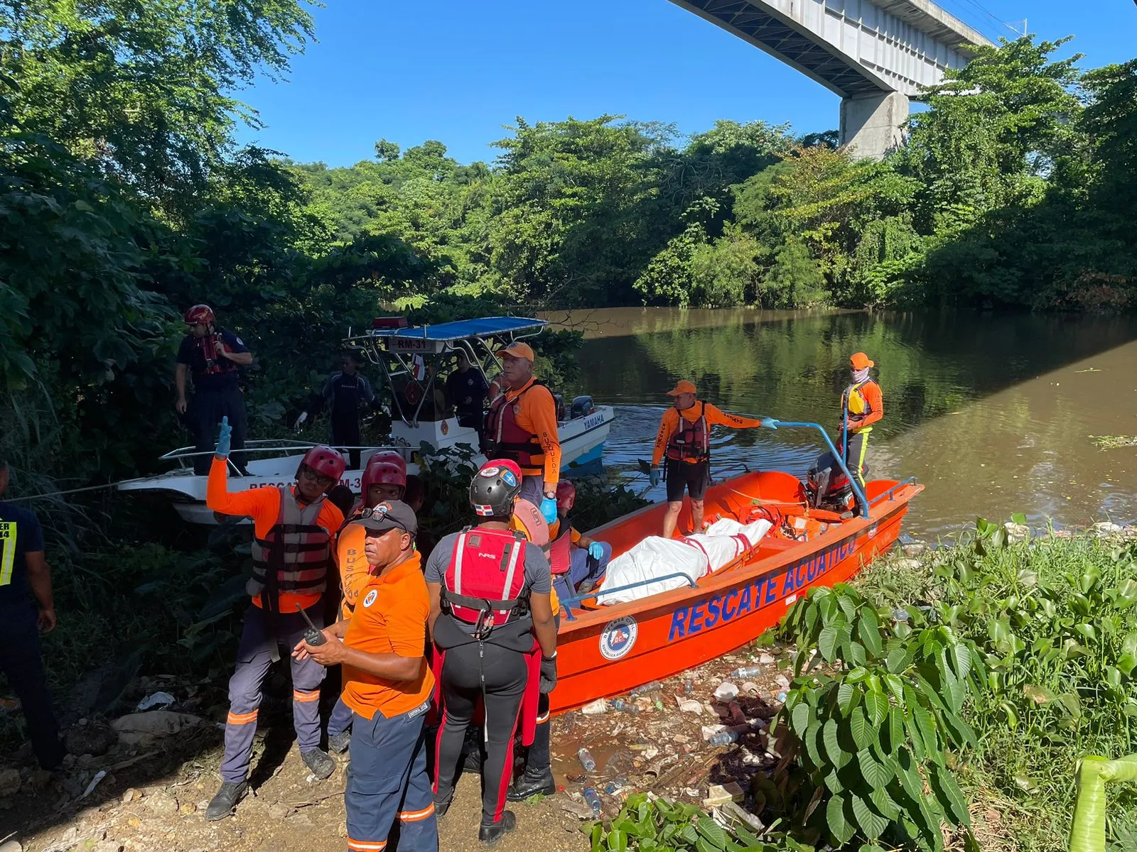 Encuentran cadáver en el río Isabela