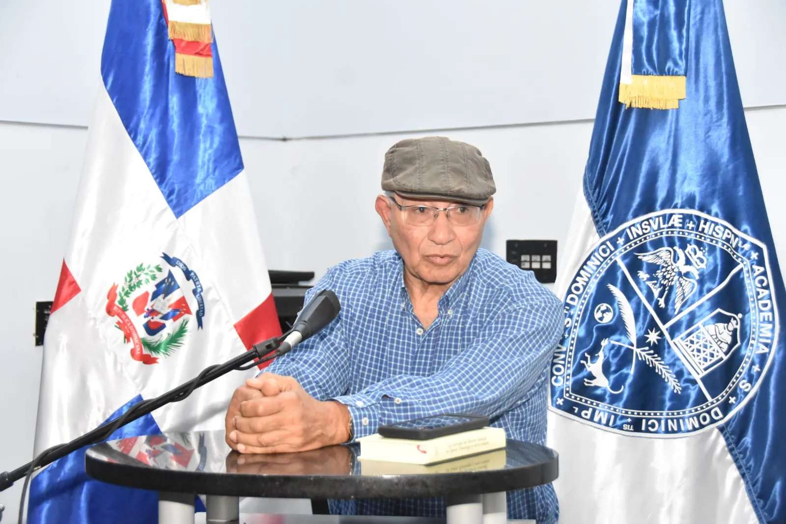 UASD exhibe obras del Premio Nacional de Literatura Manuel Matos Moquete