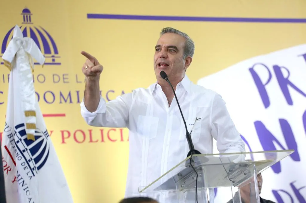 Presidente Luis Abinader: “Gobierno y la Policía enfrentarán la delincuencia en cualquier terreno”