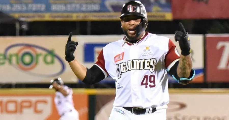 Curazoleño Balentien pega jonrón para sepultar a los Leones en Lidom