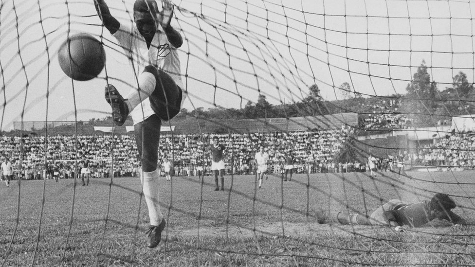 Muere Pele: el partido que le valió al astro brasileño el título de rey