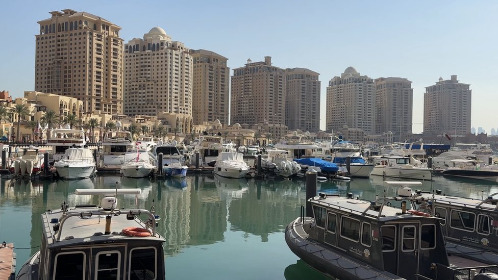 Es una burbuja dentro de una burbuja: cómo es la Perla, la increíble isla artificial que Qatar construyó para su pudiente comunidad extranjera