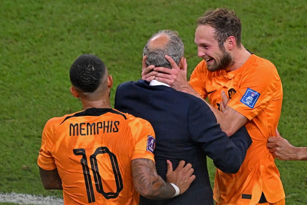 Mundial Qatar 2022  Países Bajos vence categóricamente 2-0 a EEUU y es el primer clasificado a cuartos de final