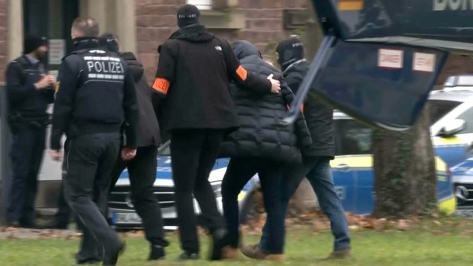 Quiénes son los Ciudadanos del Reich, el grupo asociado con los golpistas arrestados en Alemania