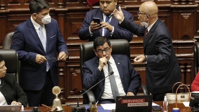 “Fue un autogolpe de estado”: el rechazo masivo a la decisión de Pedro Castillo de disolver el Congreso de Perú que culminó en su destitución