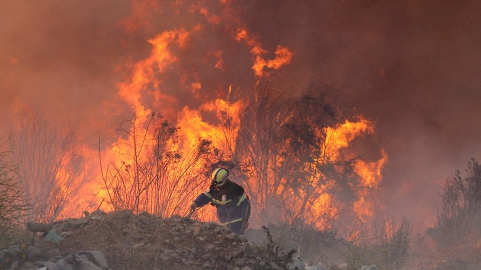 En fotos: los voraces incendios que pusieron en alerta a la zona central de Chile
