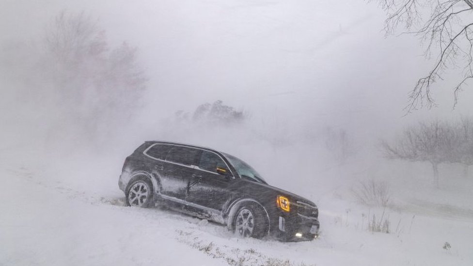 Tormenta en EEUU: docenas de muertos tras una gran helada que se apodera de América del Norte