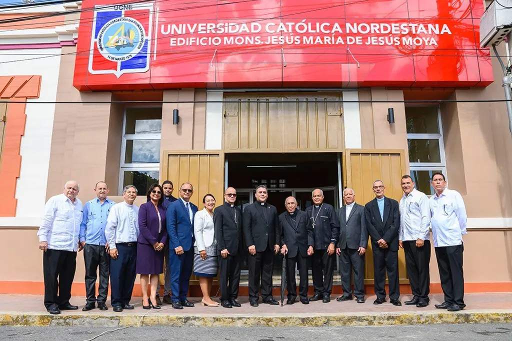 UCNE bautiza edificio administrativo en honor a Monseñor Jesús María de Jesús Moya