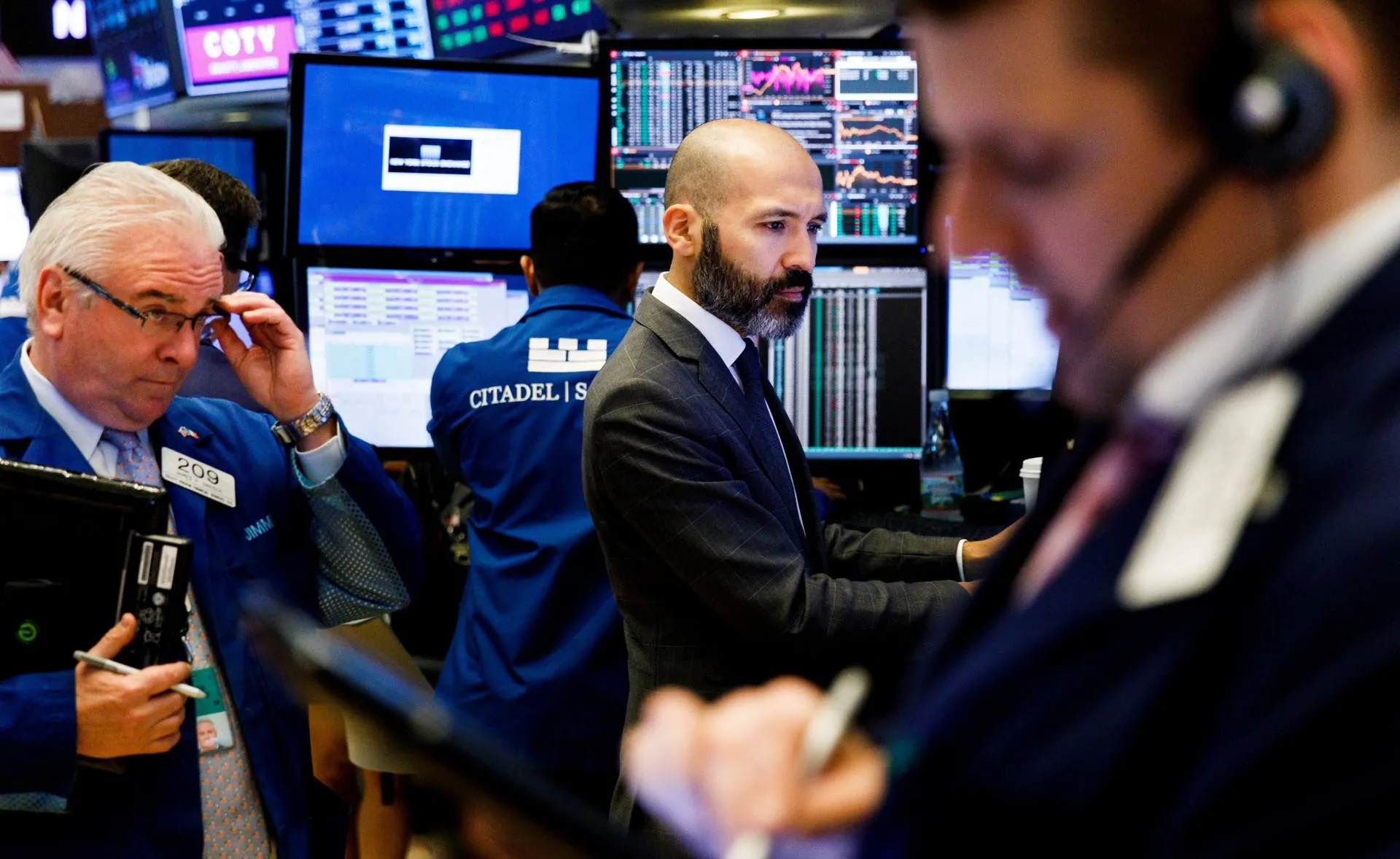 Wall Street abre en territorio mixto y el Dow Jones baja un 0,14 %