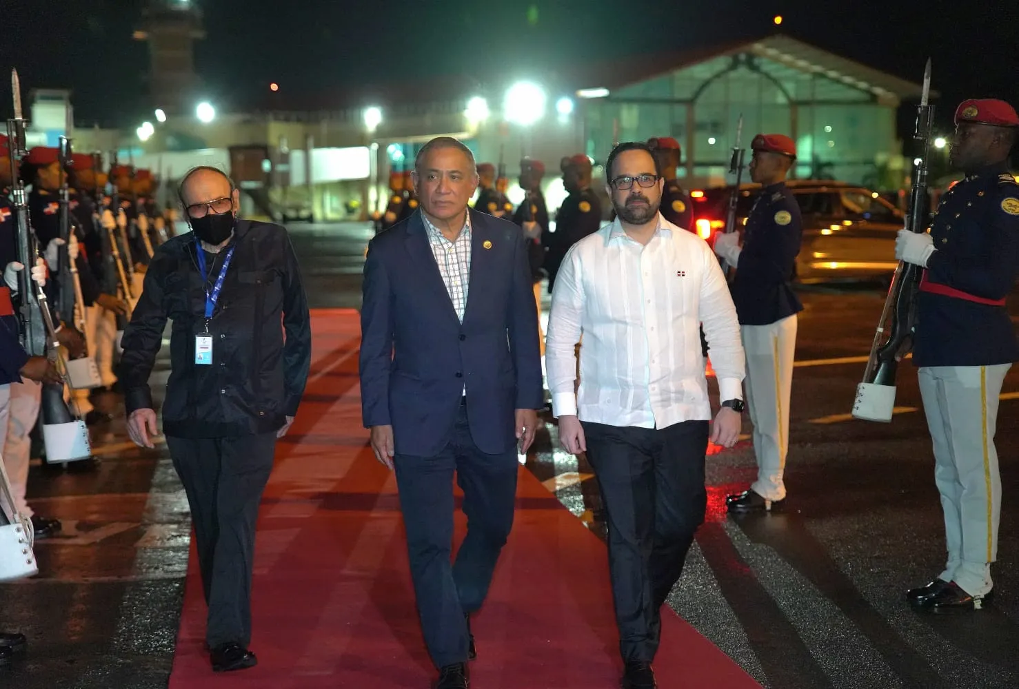 Primer ministro de Belice y vicepresidente de El Salvador llegan a RD para participar en reunión del SICA