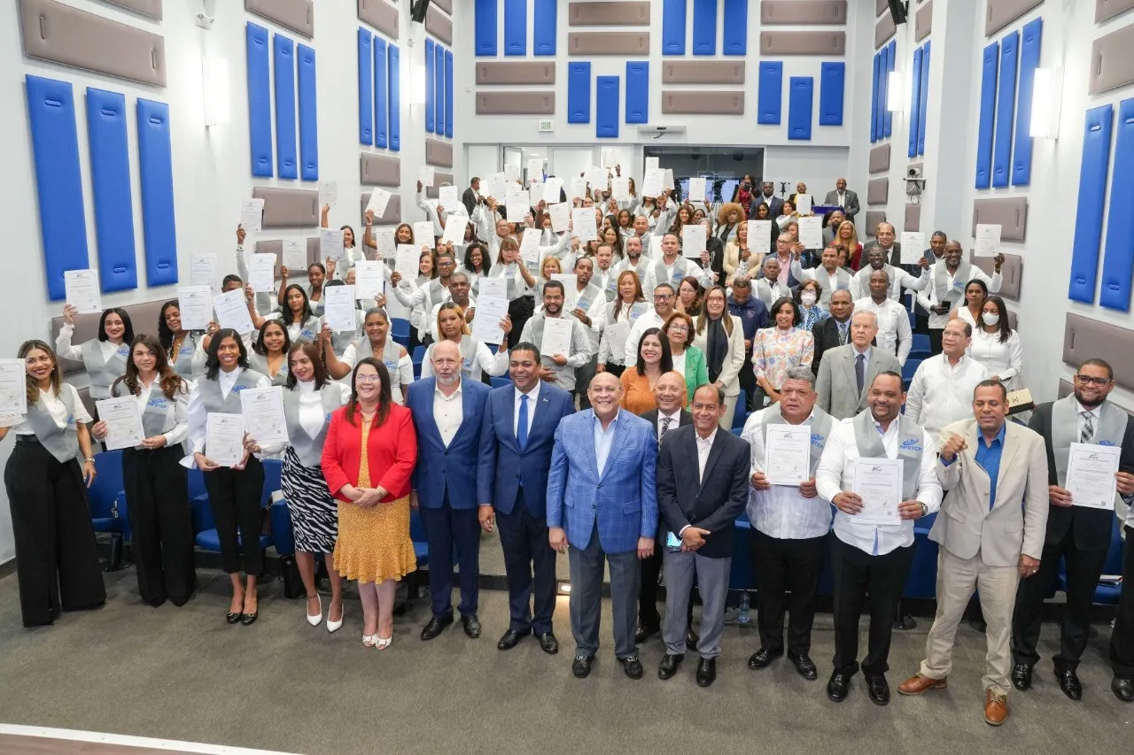 INFOTEP, MAPRE y Liga Municipal entregan certificados a 106 alcaldes y directores municipales