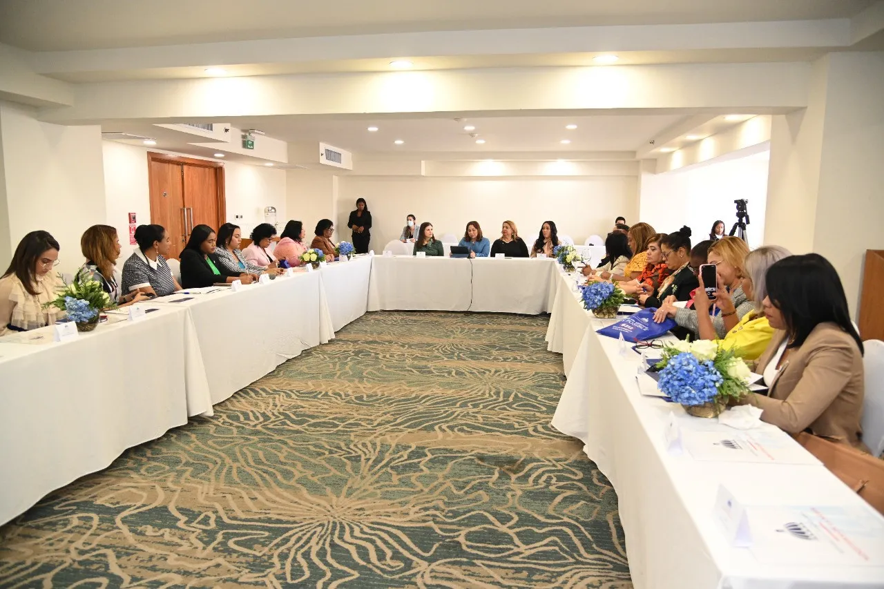 Ministerio de la Mujer dialoga con legisladoras sobre derechos e igualdad