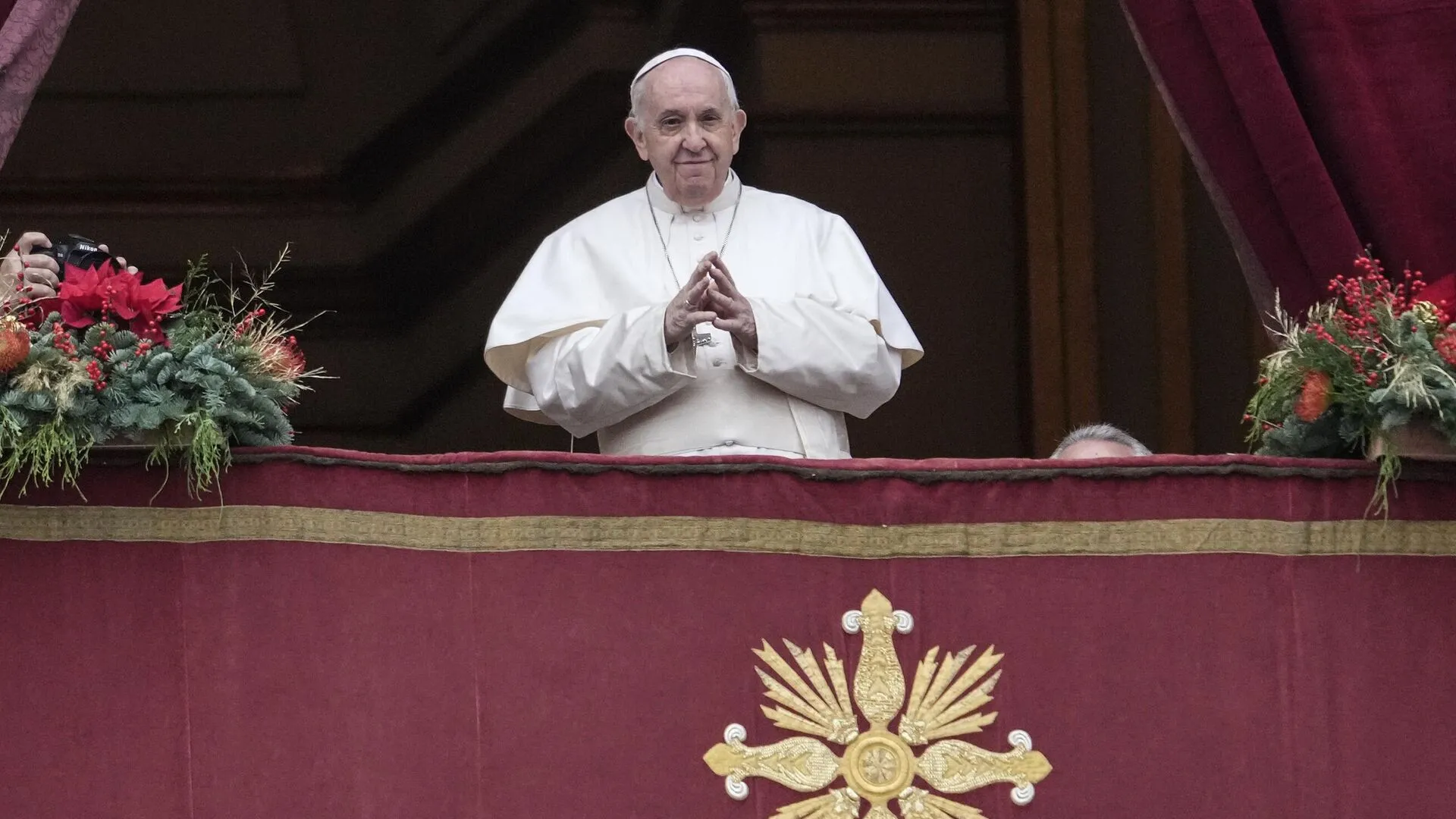 El papa pide un compromiso para eliminar las leyes discriminatorias con las mujeres