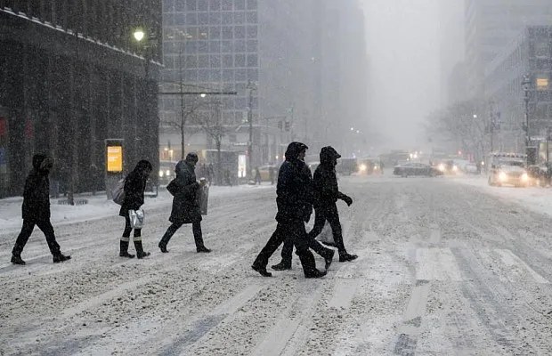 EE.UU. se congela bajo una tormenta helada que ha dejado 10 muertos y a millones sin electricidad