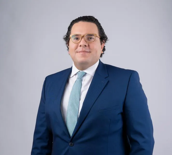 Abinader designa a Víctor Livio Enmanuel Cedeño intendente del Mercado de Valores