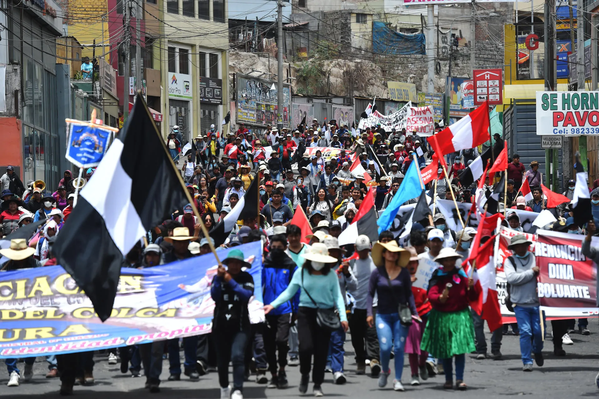 Cuatro haitianos fallecen en el sur de Perú debido a bloqueos por protestas