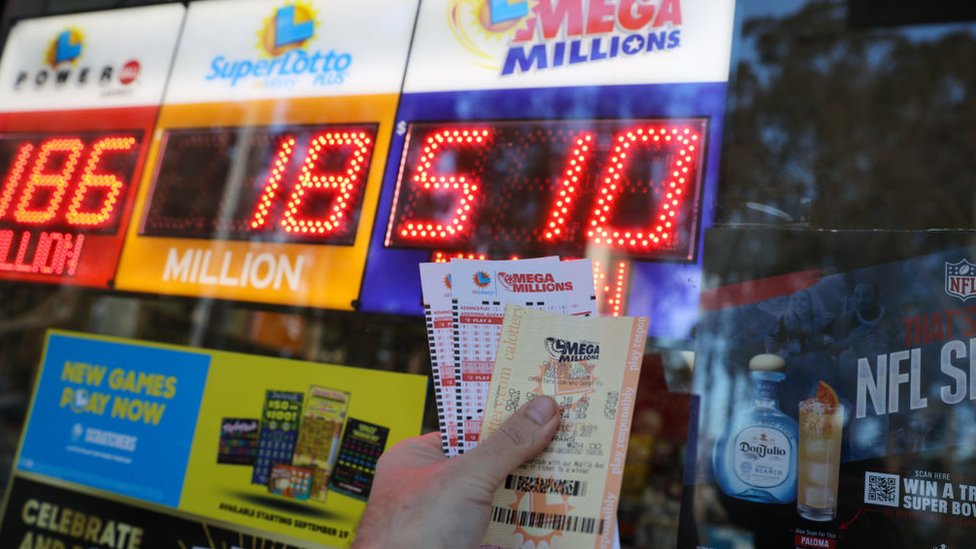 Por qué los premios de la lotería en EEUU se han vuelto cada vez más millonarios y más difíciles de acertar