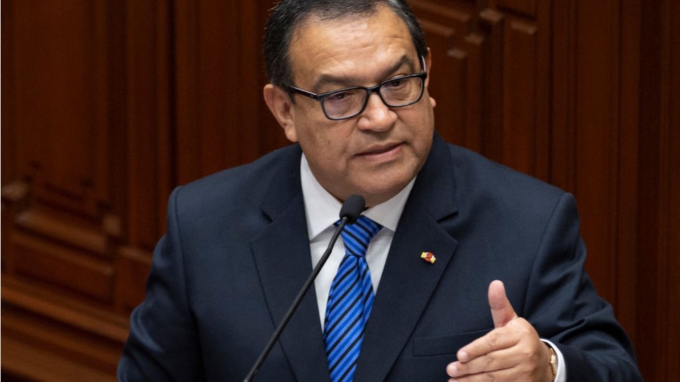 Perú: quién es Alberto Otárola, el abogado de izquierda que lidera la polémica respuesta del gobierno a las protestas