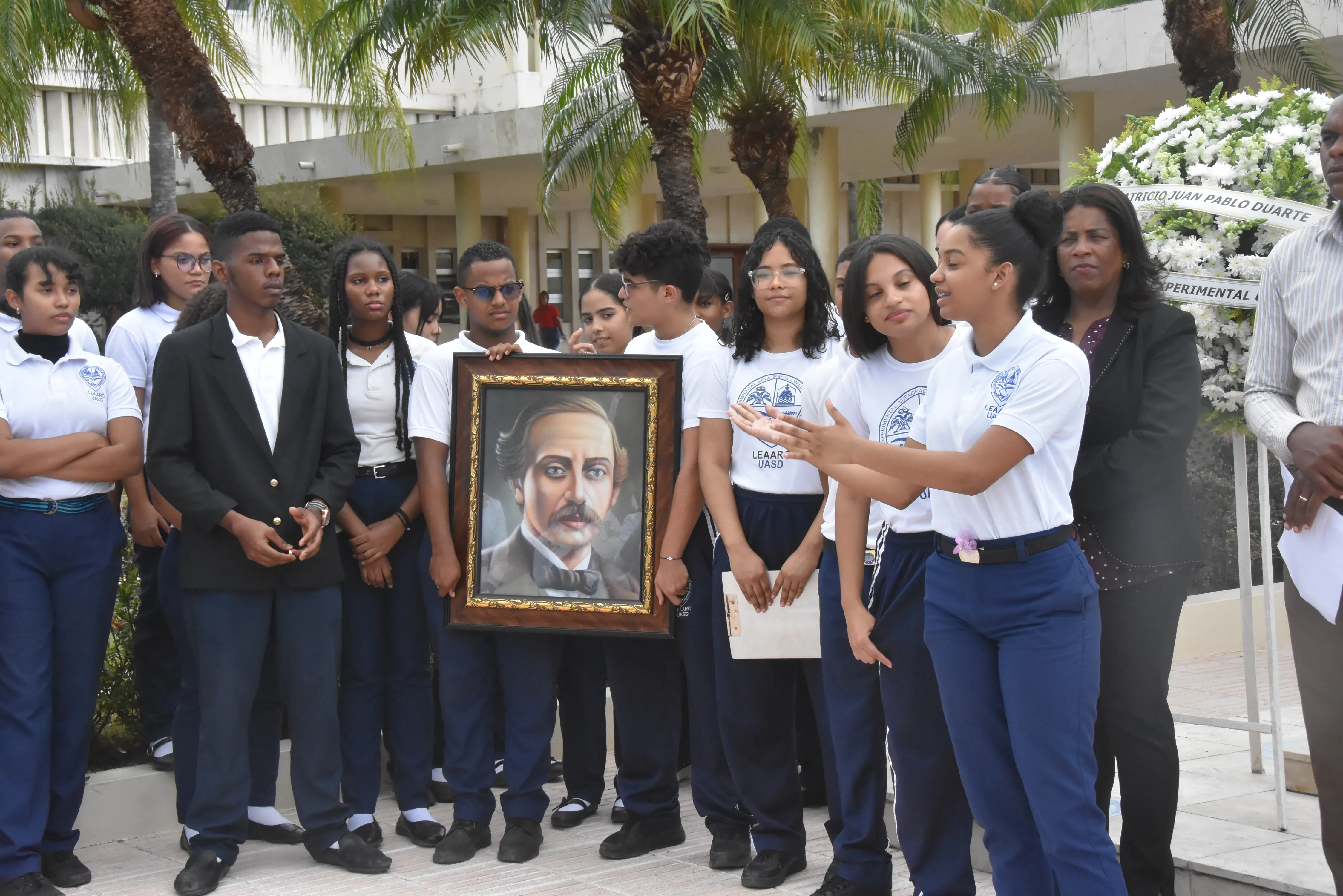Liceo Amelia Ricart Calventi de la UASD rinde homenaje a Juan Pablo Duarte