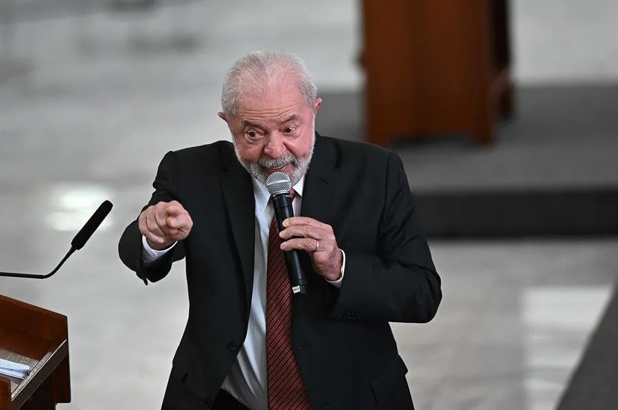 Lula reforma política de privatización de Bolsonaro, excluye siete empresas estatales