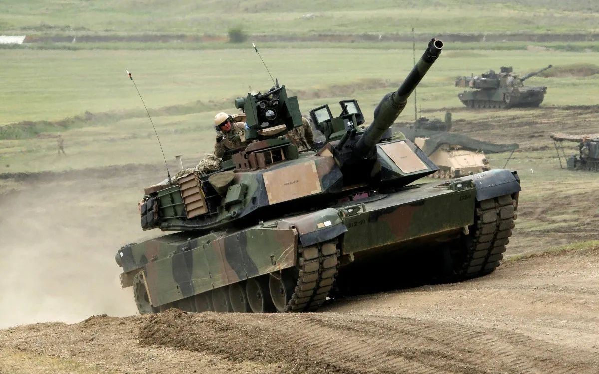 Ucrania logra tanques de 12 países y Trump lanza advertencia nuclear