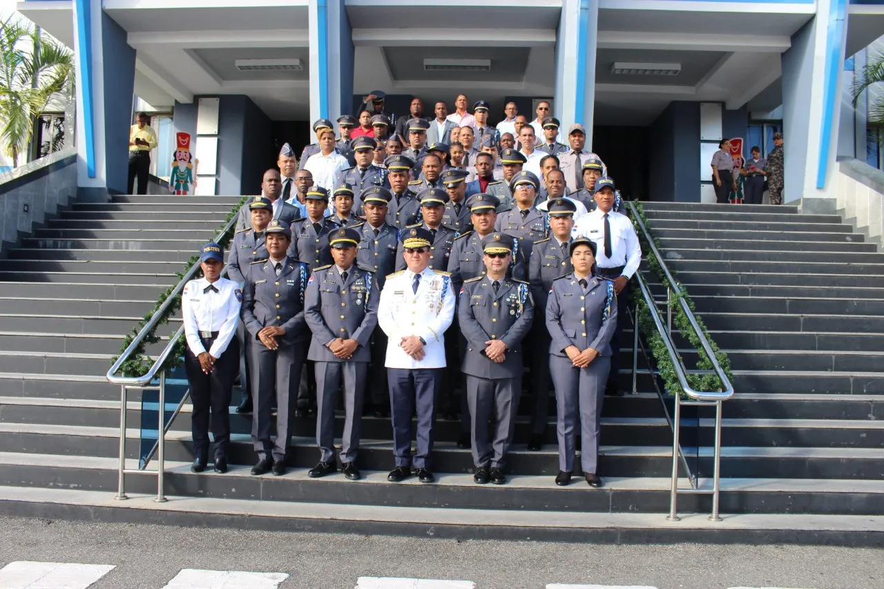 Policía Nacional conmemora 20 aniversario de cuarta promoción de Politur