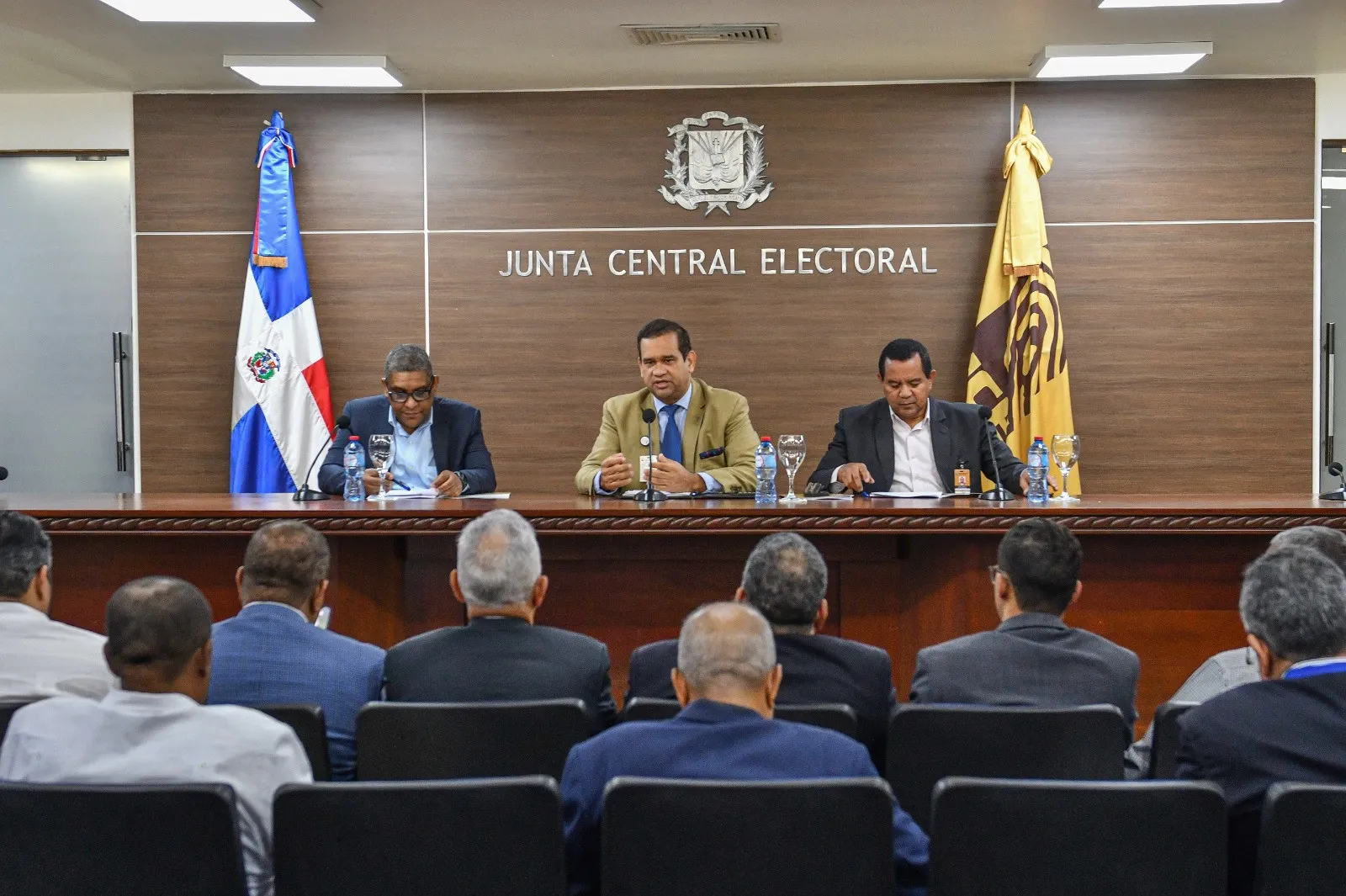 Direcciones de Elecciones de la JCE se reúnen con organizaciones políticas