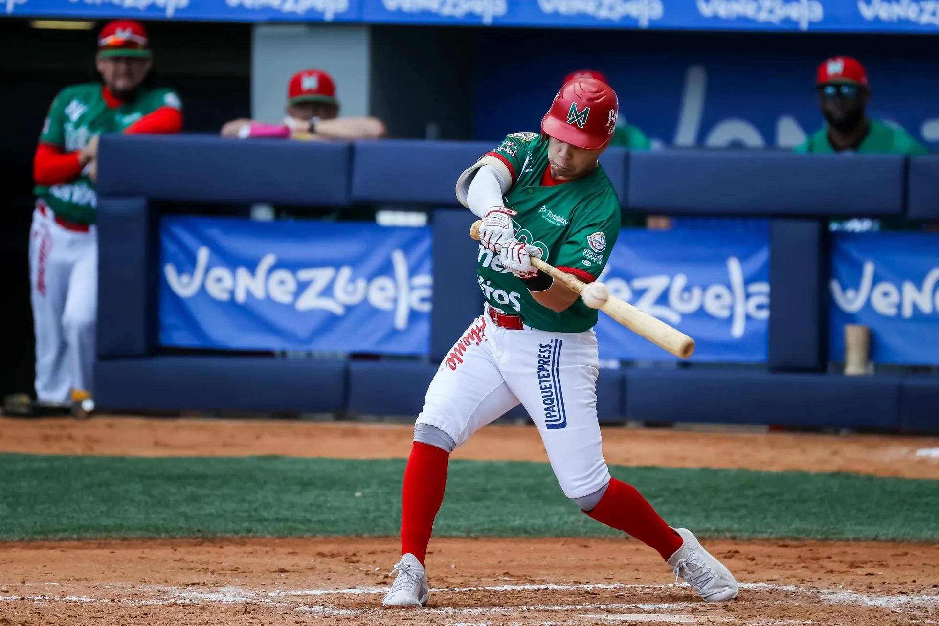 México vence con una carrera a Colombia y queda tercero