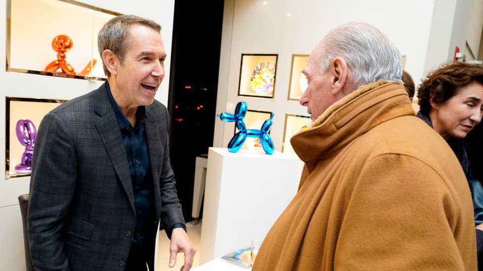 Una mujer rompe por accidente una icónica escultura en Miami de Jeff Koons valorada en US$42000