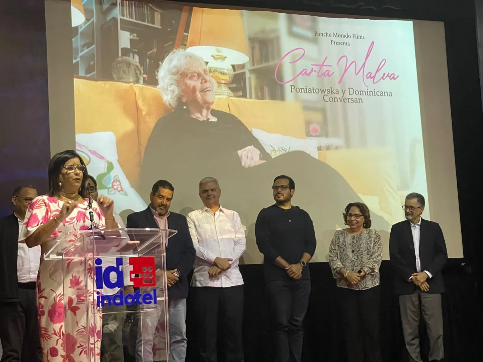 Se estrena con éxito documental “Carta malva, Poniatowska y dominicana conversan”