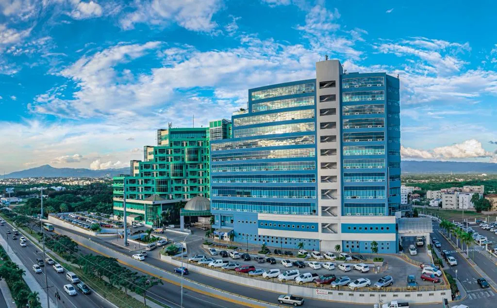 Médico muere al caer del séptimo piso del Hospital HOMS, se presume suicidio