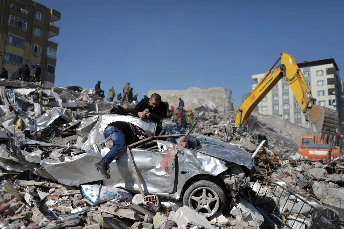 Más de 11.200 muertos en Turquía y Siria por los terremotos