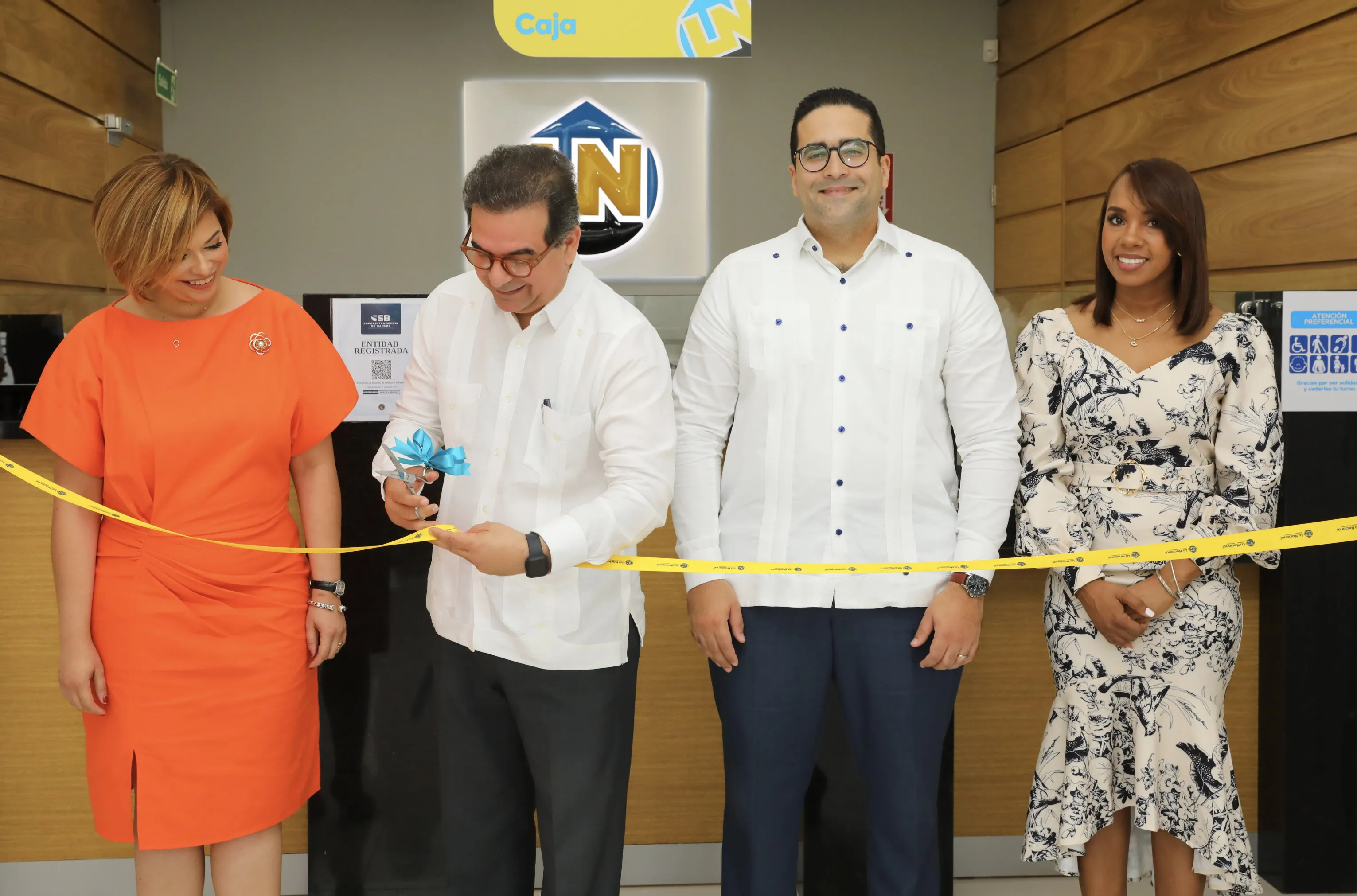 Asociación La Nacional expande sus servicios en Santo Domingo Norte con nueva sucursal en la Plaza Colina Centro