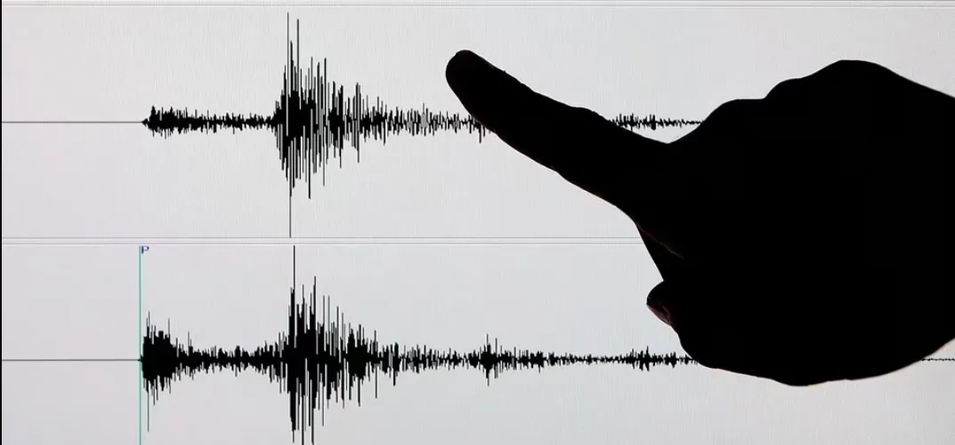 Poderoso terremoto de magnitud 7,4 sacudió Turquía antes del amanecer