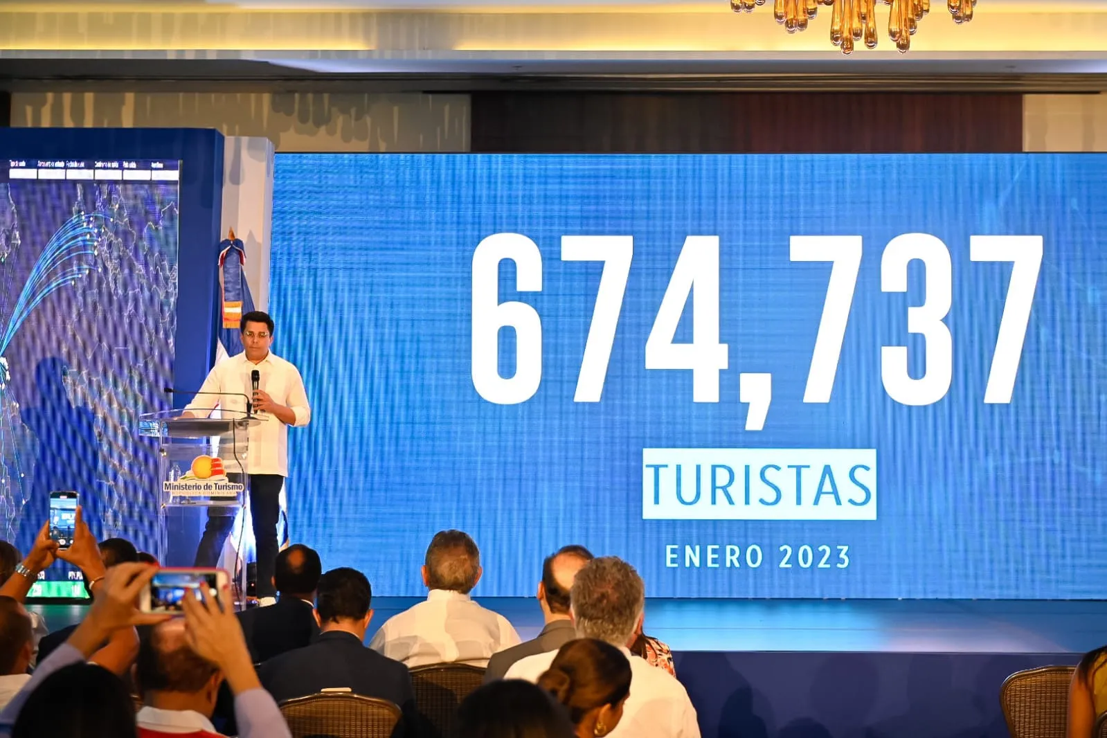 Para el 2023, el Mitur proyecta la llegada al país de 7.6 millones de turistas
