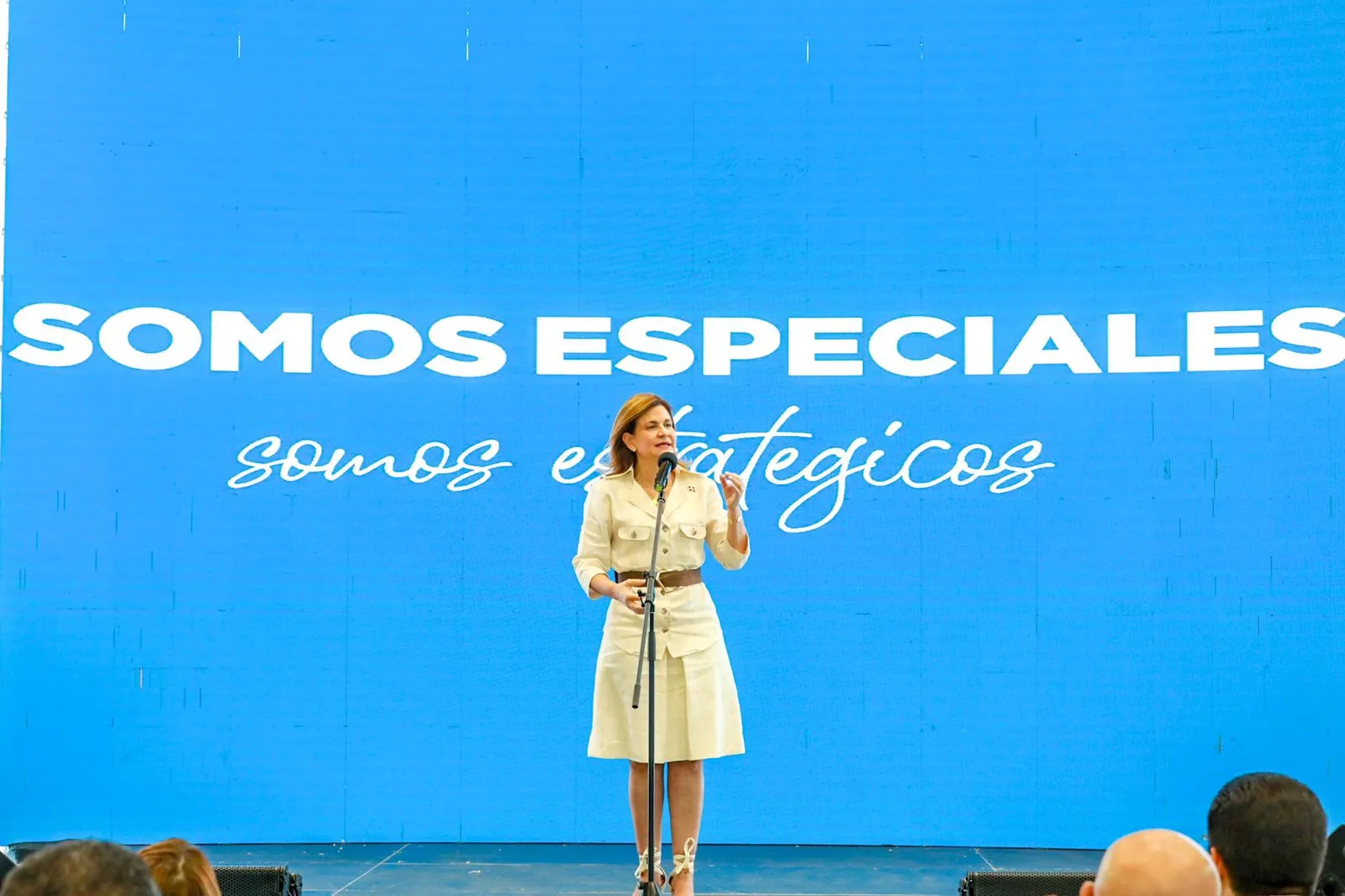 “Primero Tú” es fiel reflejo del compromiso social del presidente Abinader con la gente, afirma Raquel Peña