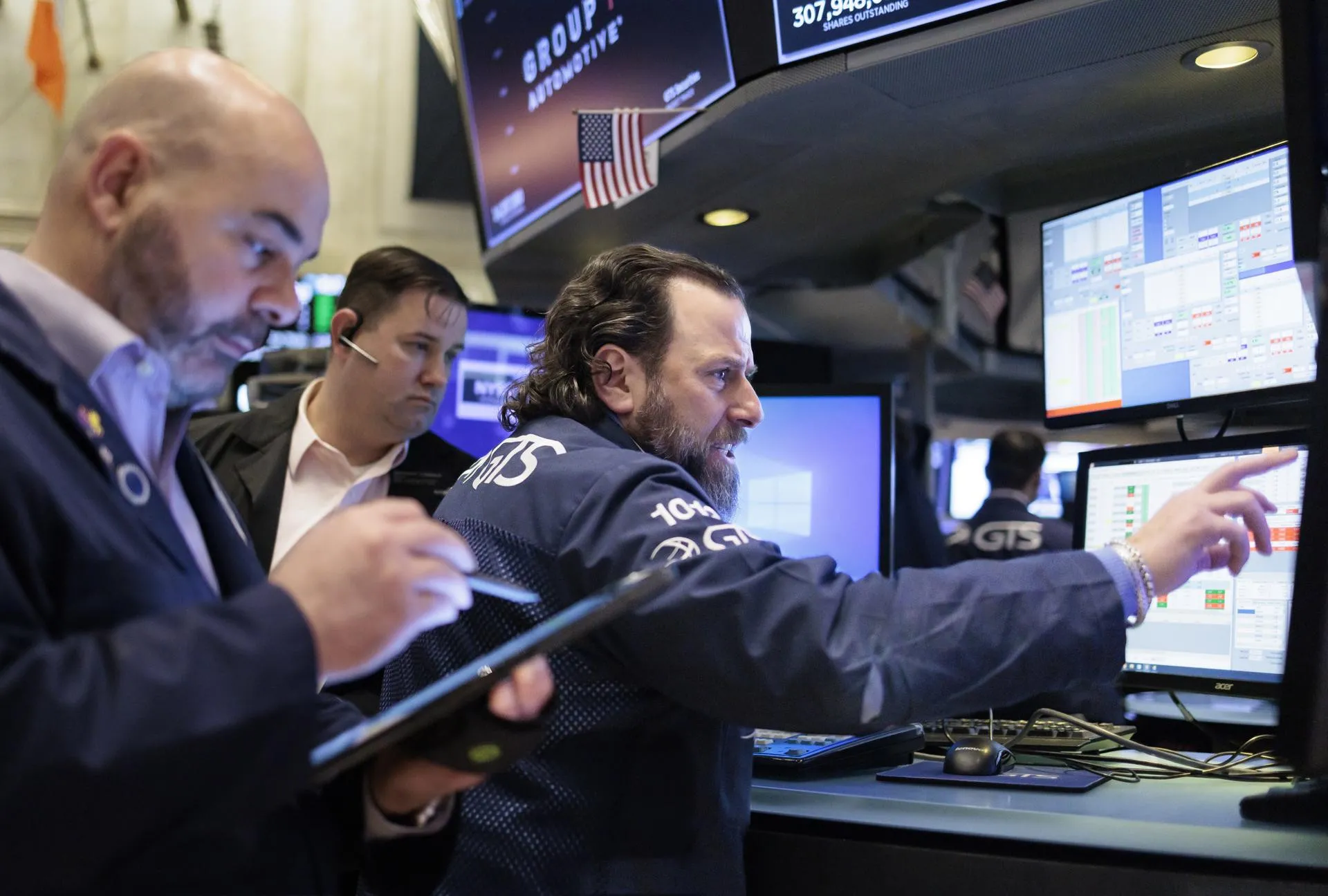 Wall Street cierra en territorio mixto