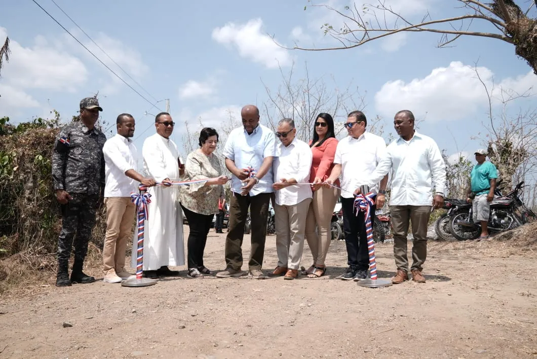 Energía y Minas inaugura servicio eléctrico en La Culebra, El Seibo