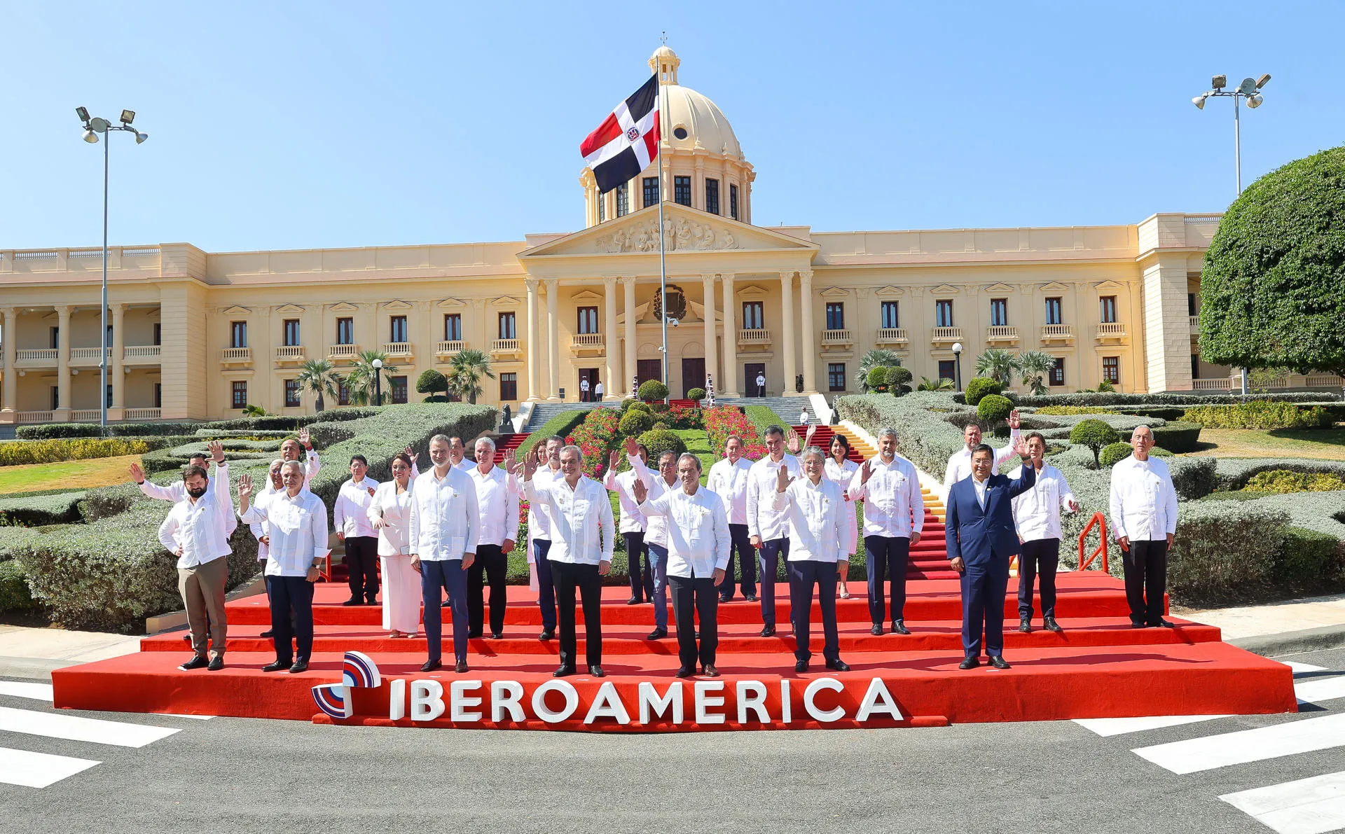 Pedro Sánchez y Luis Abinader analizan los resultados de la cumbre iberoamericana