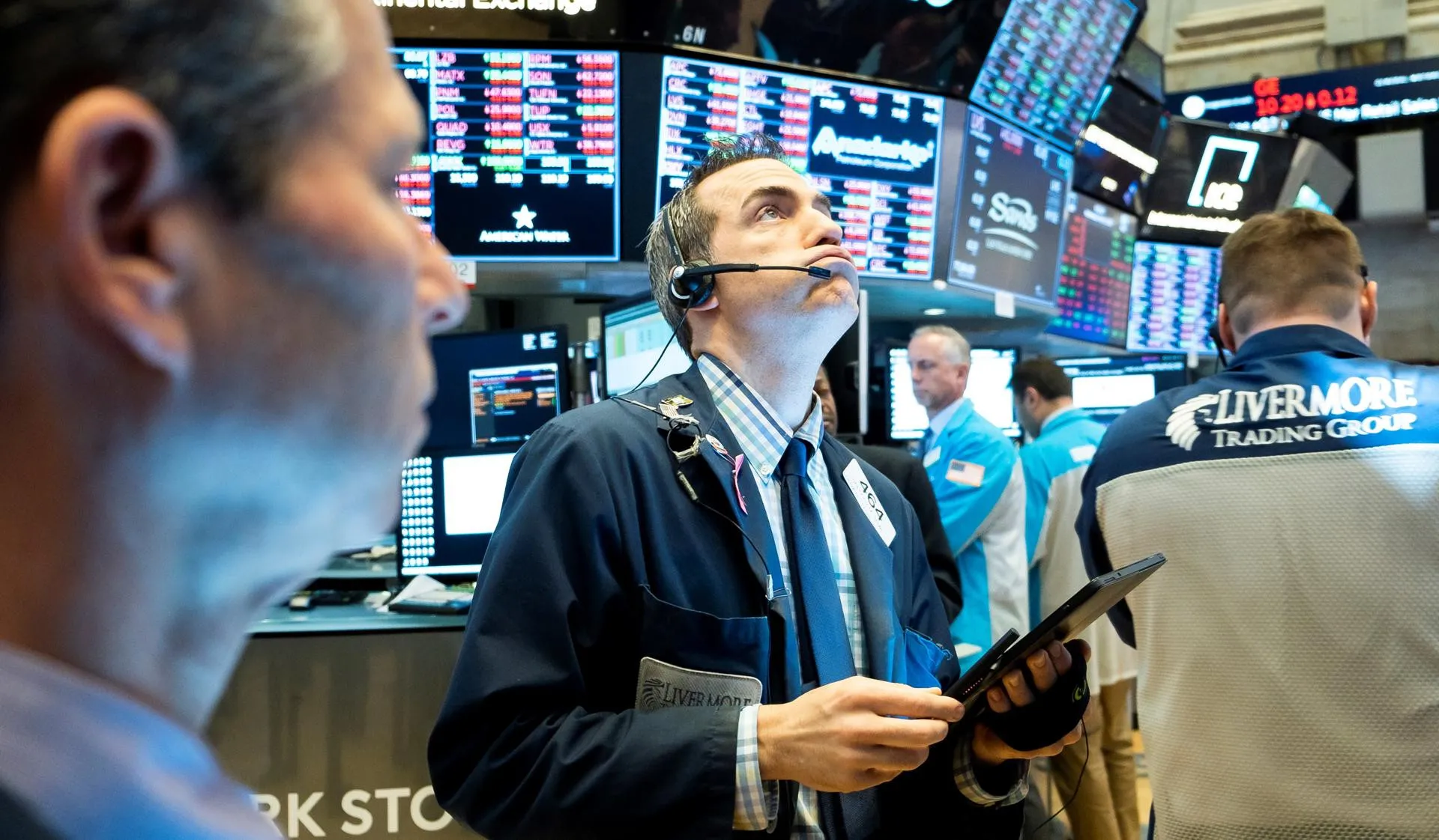Wall Street cierra con su octava alza consecutiva
